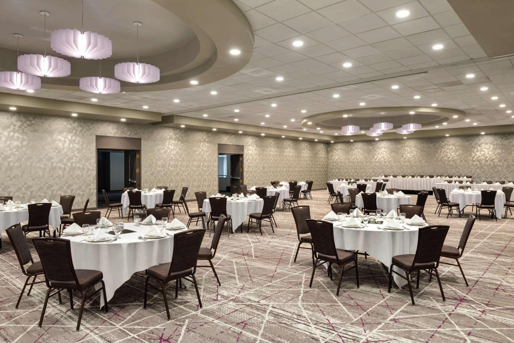 Готель Doubletree By Hilton St. Paul, Mn Сент-Пол Екстер'єр фото